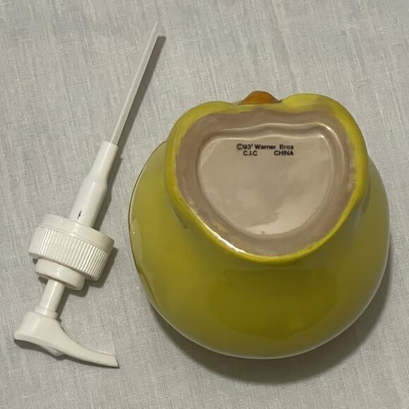 Vintage 93 Tweety Bird Ceramic Liquid Soap Dispenser Looney Tune Warner CIC Rare - Picture 4 of 7